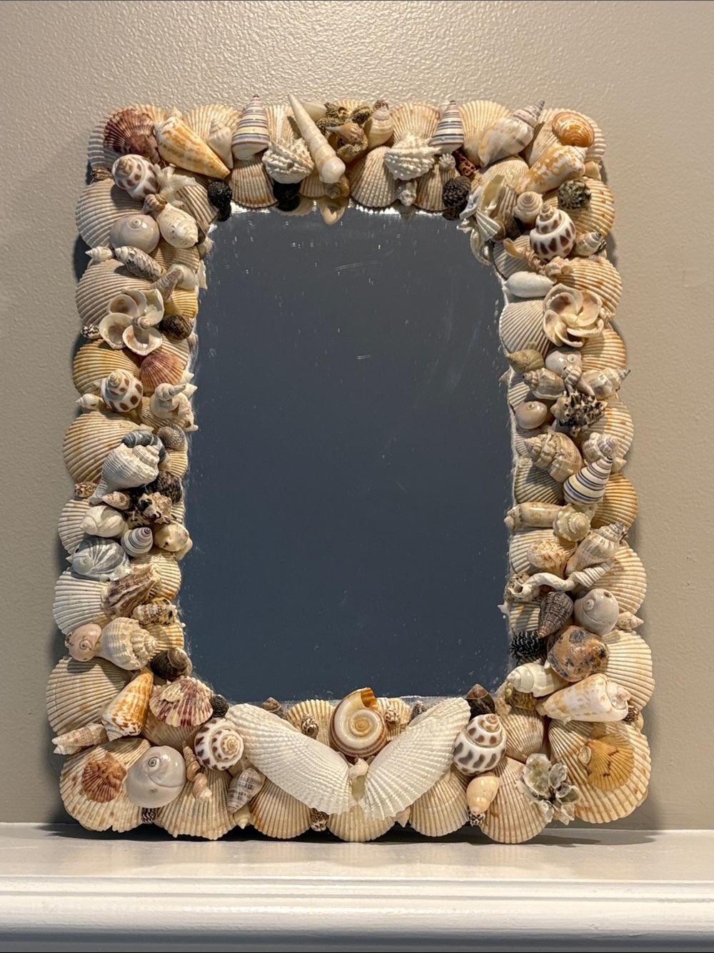 VTG Handmade 11”x15” Seashell Frame Mirror